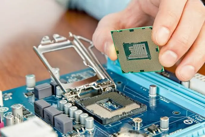 Manutenção de notebook realizada pela Zuliano Informática